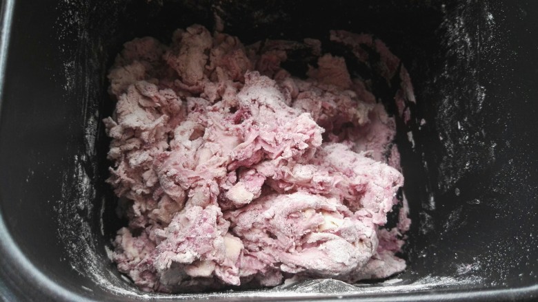 紫薯皮鸭蛋韭菜粉条馅素饺子(一饺两吃),直接按和面键。