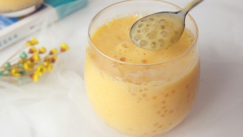 牛奶芒果西米露,夏天放冰箱冷藏，冷藏后的口感更好。