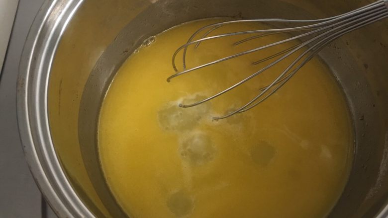 迷你小泡芙,黄油完全融化，煮至沸腾