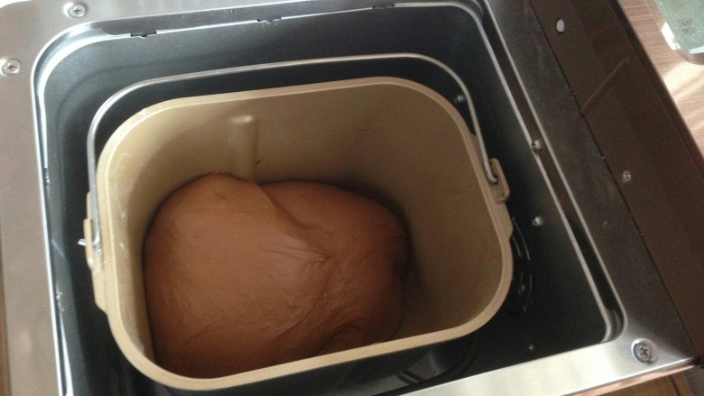 奥利奥面包条,发酵两倍大，室温高的话，可以不选择发酵功能。
