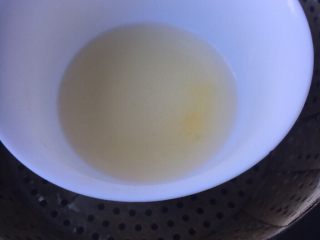 鸡尾酒冻,吉利丁隔水溶化成液态