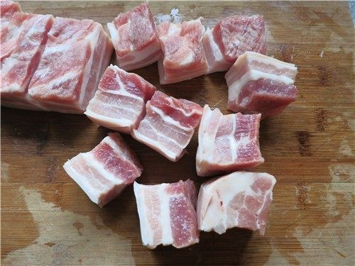 软糯香酥东坡肉,切成4cm左右的肉方
