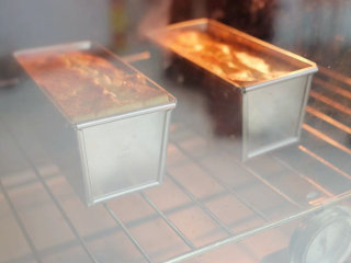 黄金甘栗磅蛋糕,烤箱 150°~170°c  35分钟  （主要看状态）