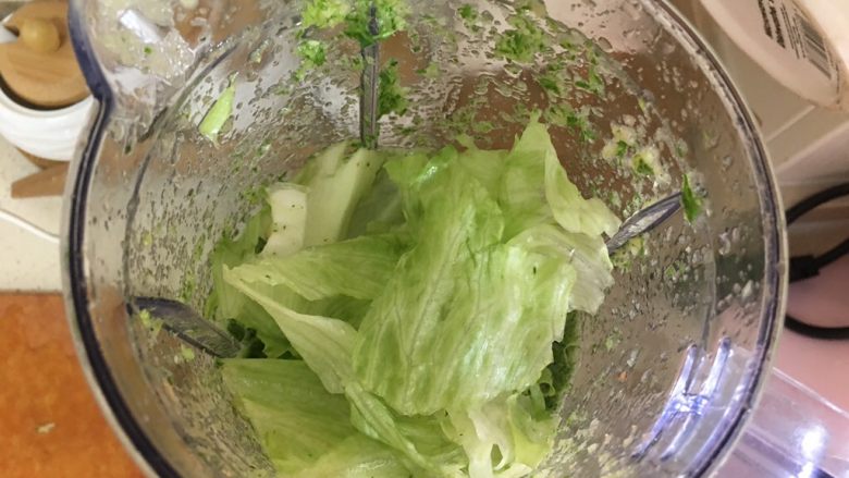减肥排毒代餐果蔬汁, 苹果 生菜 芹菜都一样 加点水就打碎