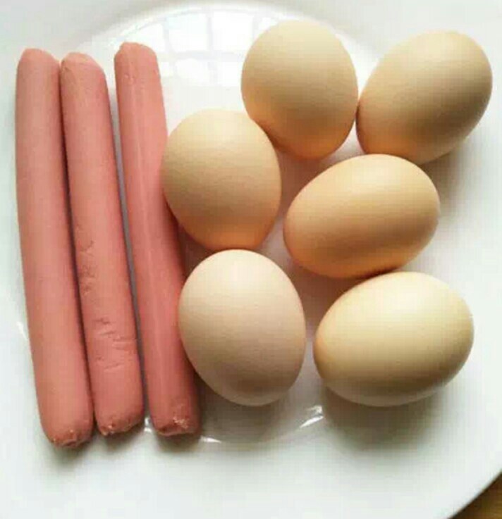 火腿蛋,将需要的材料都准备好，食材看自己吃而定