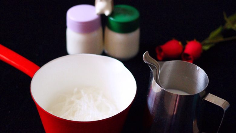 酸奶薯条,备好所有的材料、奶粉用凉开水泡开备用