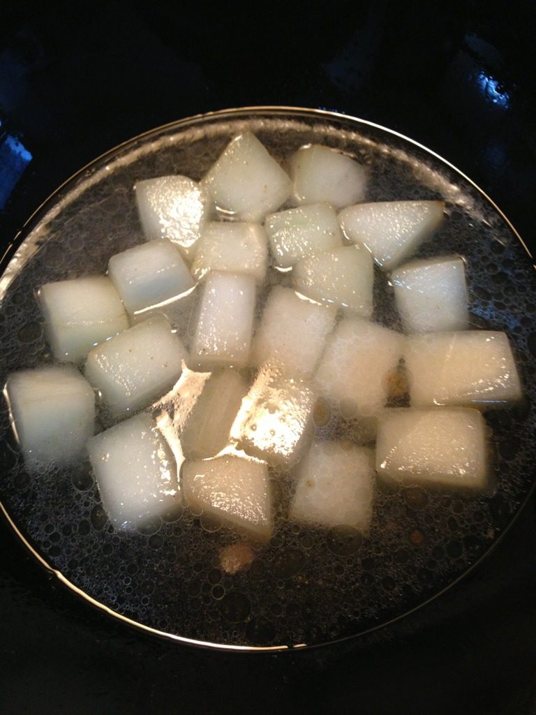 冬之恋简易版,加高汤或水，盖盖儿小火煮十分钟
