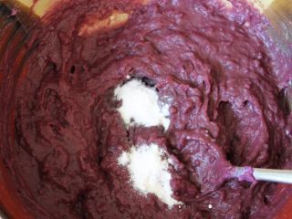 紫薯布朗尼,再加上苏打粉还有发酵粉