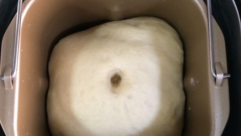 香葱芝士面包,揉至完毕后，发至2-2.5倍大。