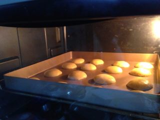 提拉米苏小饼干,烤箱预热175度，中层上下火烤14分钟左右