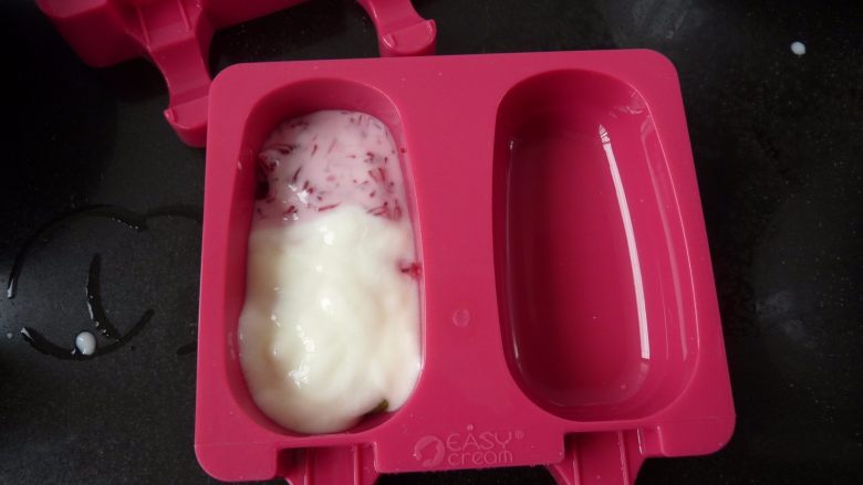 维果C酸奶冰棍,再随意加点原色酸奶
