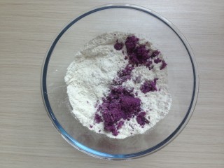 紫薯松糕,加入紫薯泥。