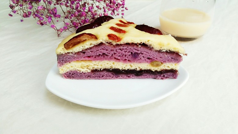紫薯玉米千层糕,层次分明，看着就食欲大开吧！
