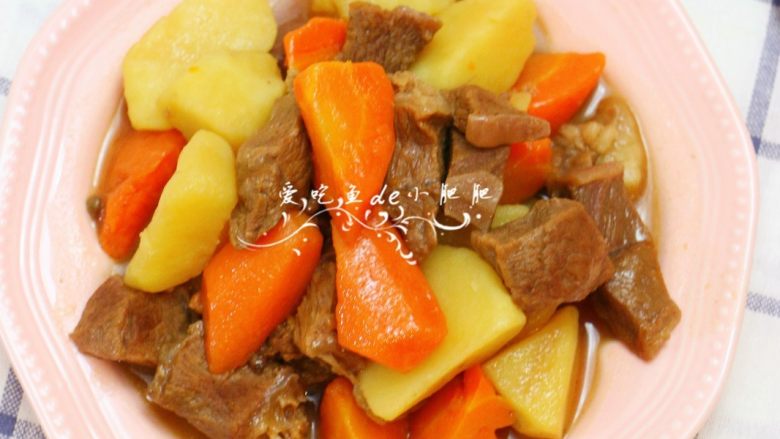 胡萝卜土豆炖牛肉,成品