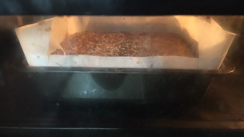 香甜枣泥糕,烤箱预热170度，烤约60分钟