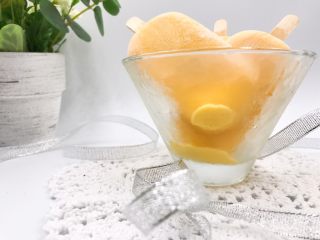 热带风情《芒果酸奶冰棒》【冷饮甜点】,耽误的时间长，有点融化了。