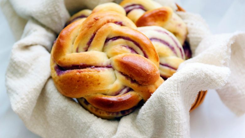 汤种紫薯花卷面包,
成品图