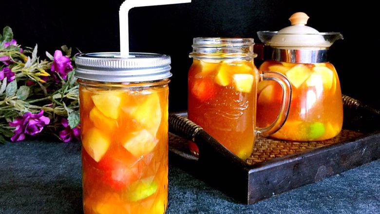 水果花茶,趁茶热的时候喝味道不错，当然也可以放入冰箱冷藏后再饮用