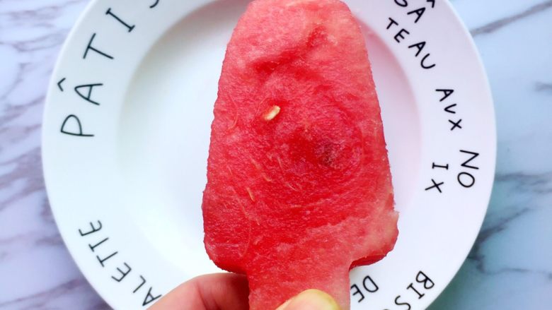 #清凉一夏#DIY 纯水果西瓜棒冰,看看像不像个冰棒哦