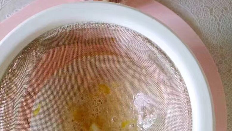 宝宝辅食❥宝宝香酥蛋挞,过滤出细腻蛋液