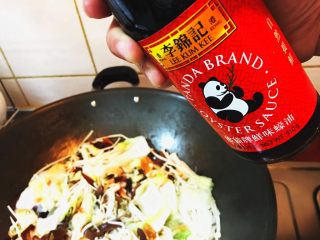 台灣傳統小吃 - 白菜滷,取蠔油