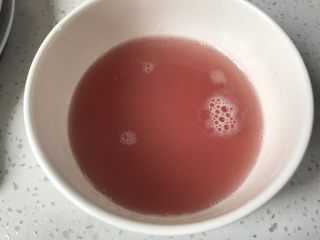 蓝莓蜜桃水果茶,剩余的糖水，待用