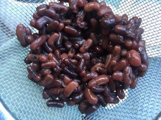 自制蜜红豆,过筛沥干水分