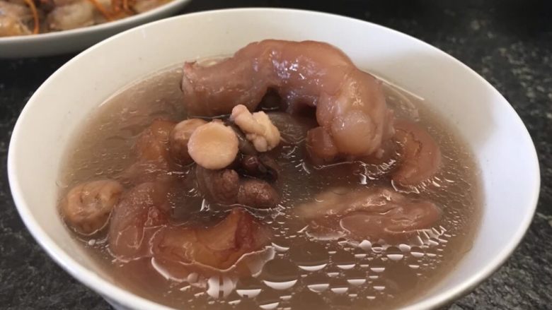广式杂豆猪脚筋汤