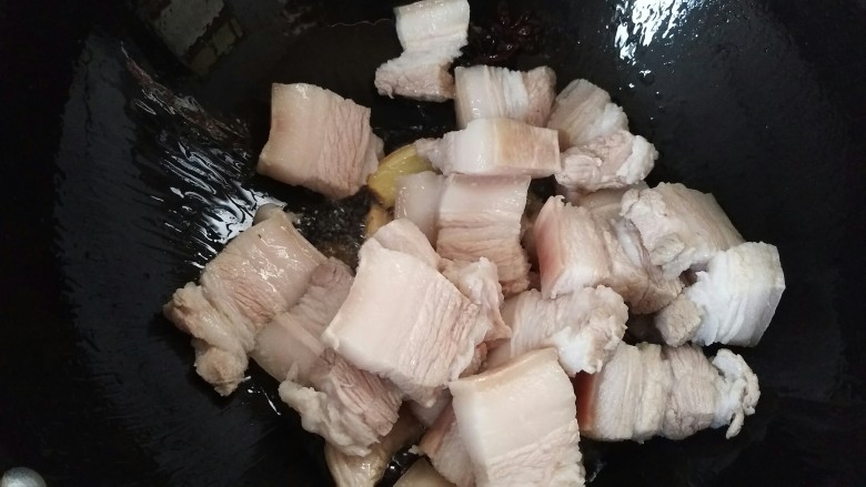 野菌菇烤肉,加入焯水的肉