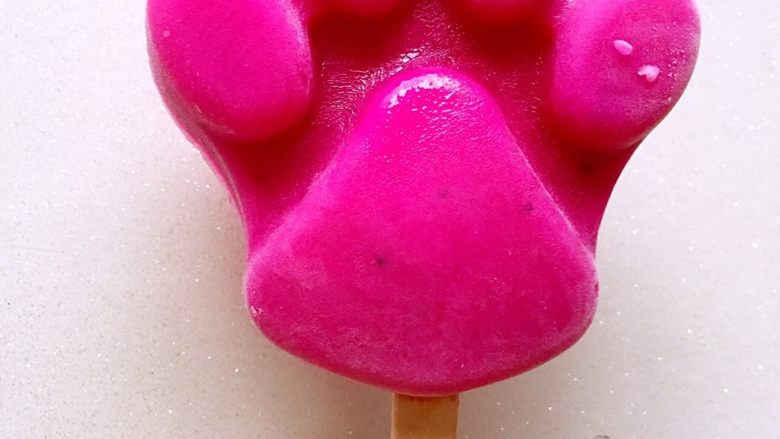 奶油火龙果熊爪冰棍,想吃不，是不是超萌超可爱呀！