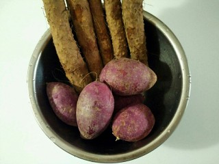 紫薯山药糕,称量好紫薯和铁棍山药