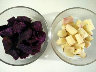 紫薯山药糕,用不同的碗分开装紫薯和铁棍山药