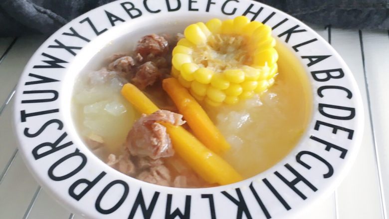 牛肉杂蔬汤,凹造型