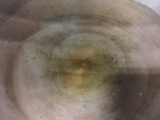 台灣經典肉燥飯,熱鍋倒入橄欖油30ml