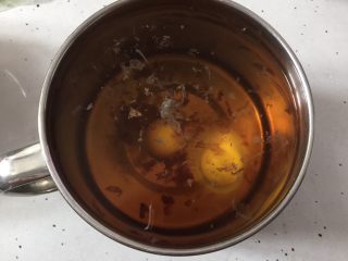 章鱼小丸子,清水中加入鸡蛋、盐、美极鲜味汁、木鱼粉