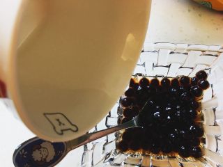 台灣經典道地「黑糖珍珠」,於步驟25再加開水10mlㄧ起拌