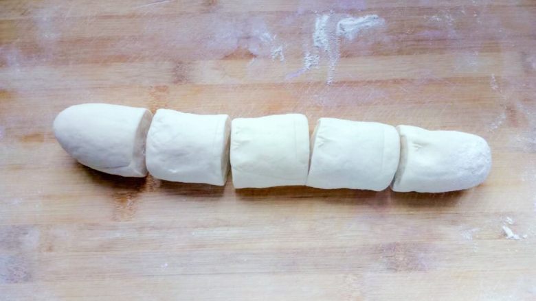 白吉馍（含中式汉堡做法）,用刀均切为5份