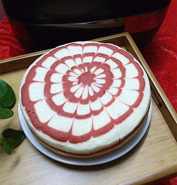 红曲拉花香草蛋糕