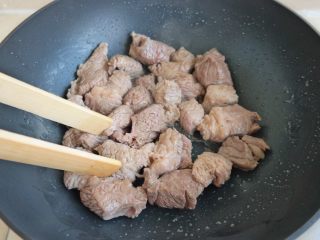 #食二星座#红酒烩牛肉Beef Bourguignon,不能煎太久