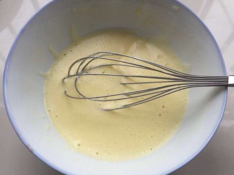 奥利奥🍪咸奶油盒子,用蛋抽搅拌均匀