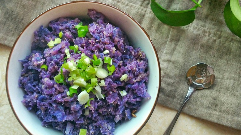 紫甘蓝菜糕