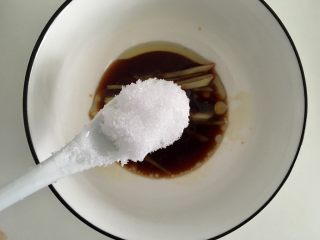 白灼秋葵,糖1小匙