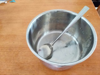 自制老酸奶,将所要用的器具洗干净晾干