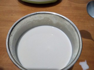 自制老酸奶,搅拌均匀，到冒泡