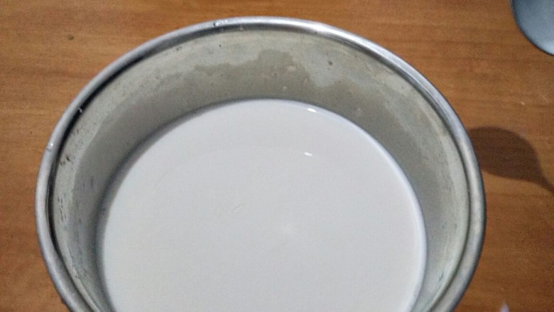 自制老酸奶,搅拌均匀，到冒泡