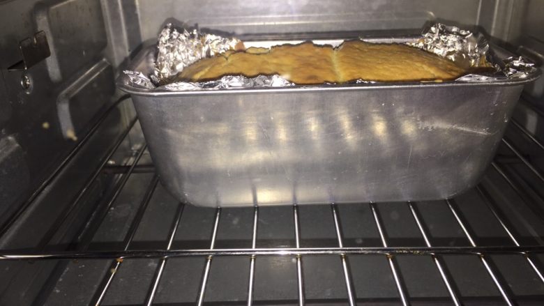 椰浆磅蛋糕,烤箱预热170度，烤45分钟