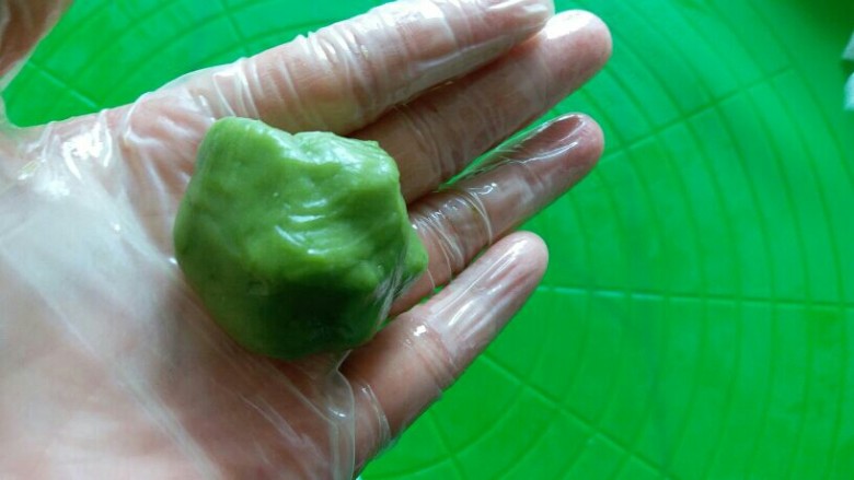 冰皮月饼（零色素）,15克饼皮加1克抹茶粉调成绿色
