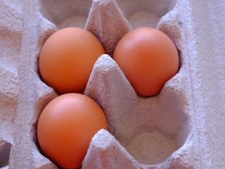 Meatloaf进阶版
（让同事流口水的带饭利器1）,准备三个鸡蛋哦 因为这边的鸡蛋比较大XL的 如果你们鸡蛋较小的 也可以用四个