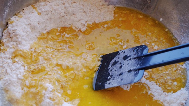 土澳人民爱吃的甜品1
—Anzac饼干 简单快手,融化黄油成液体状 和枫糖浆倒进粉类