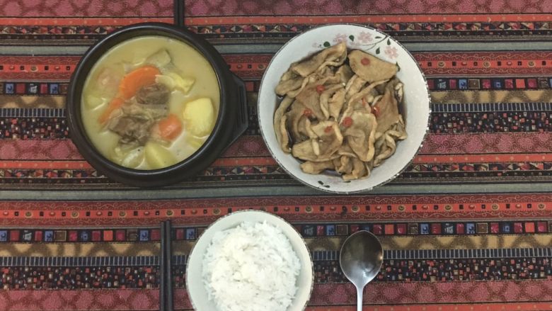 泰式椰浆咖喱牛腩,盛上饭，请尽情享受吧！
